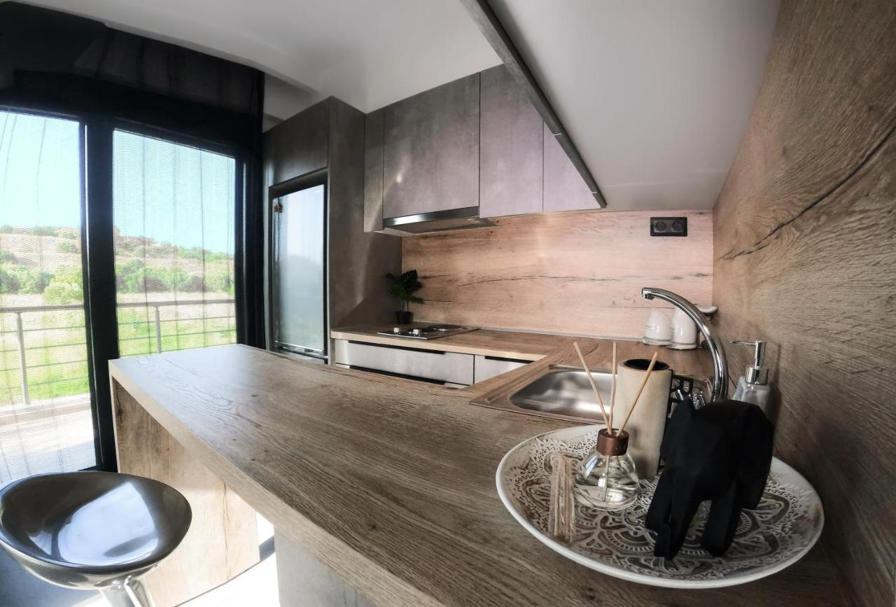 Berries Luxury Apartments Nea Moudania Ngoại thất bức ảnh