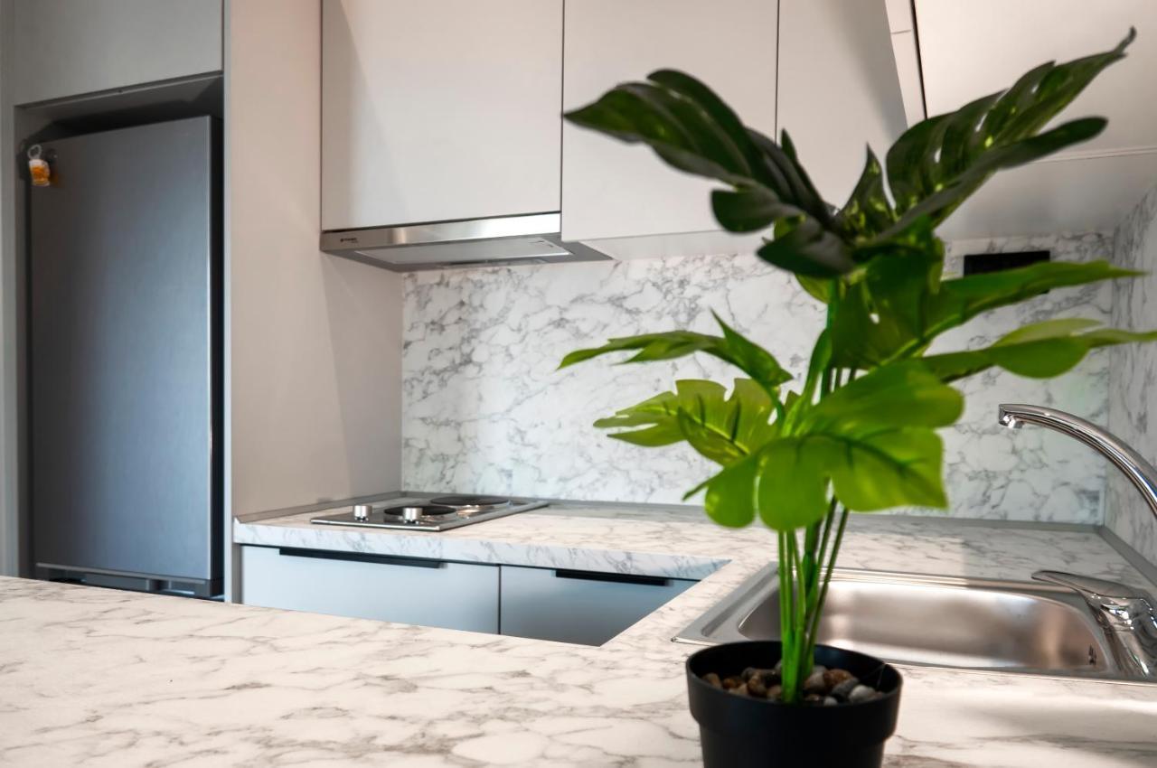 Berries Luxury Apartments Nea Moudania Ngoại thất bức ảnh