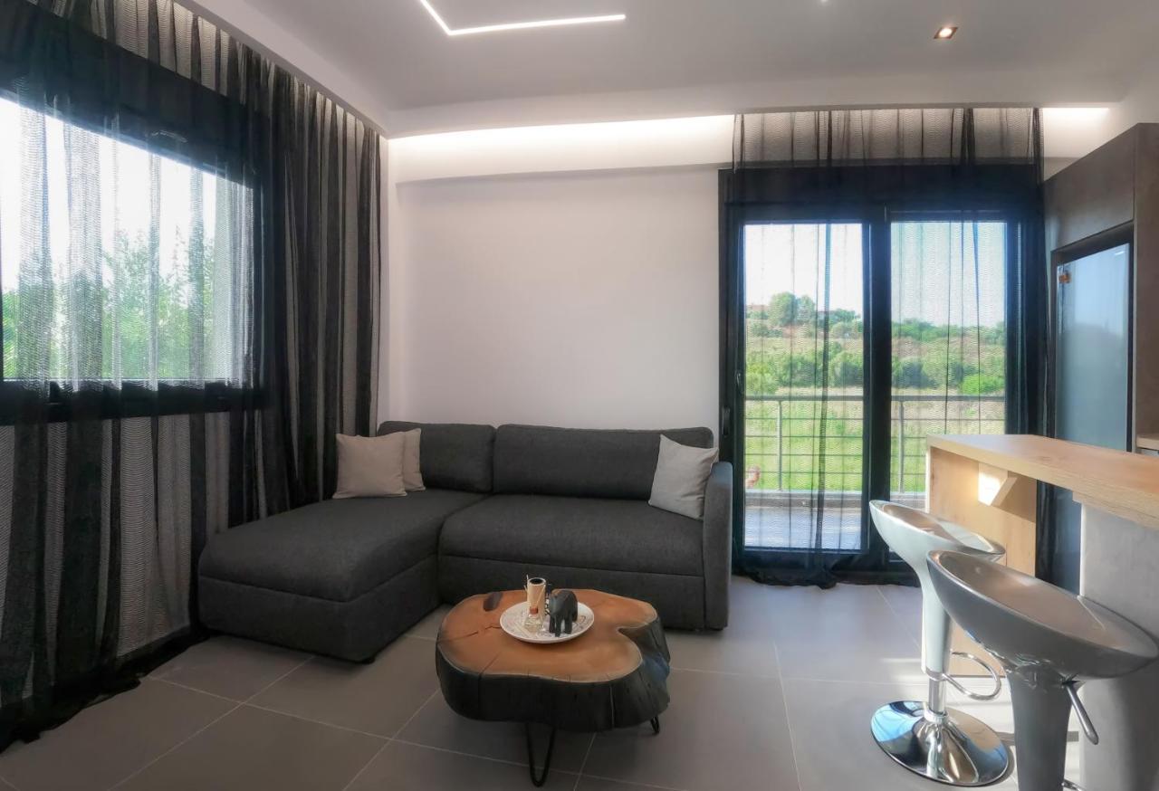 Berries Luxury Apartments Nea Moudania Ngoại thất bức ảnh