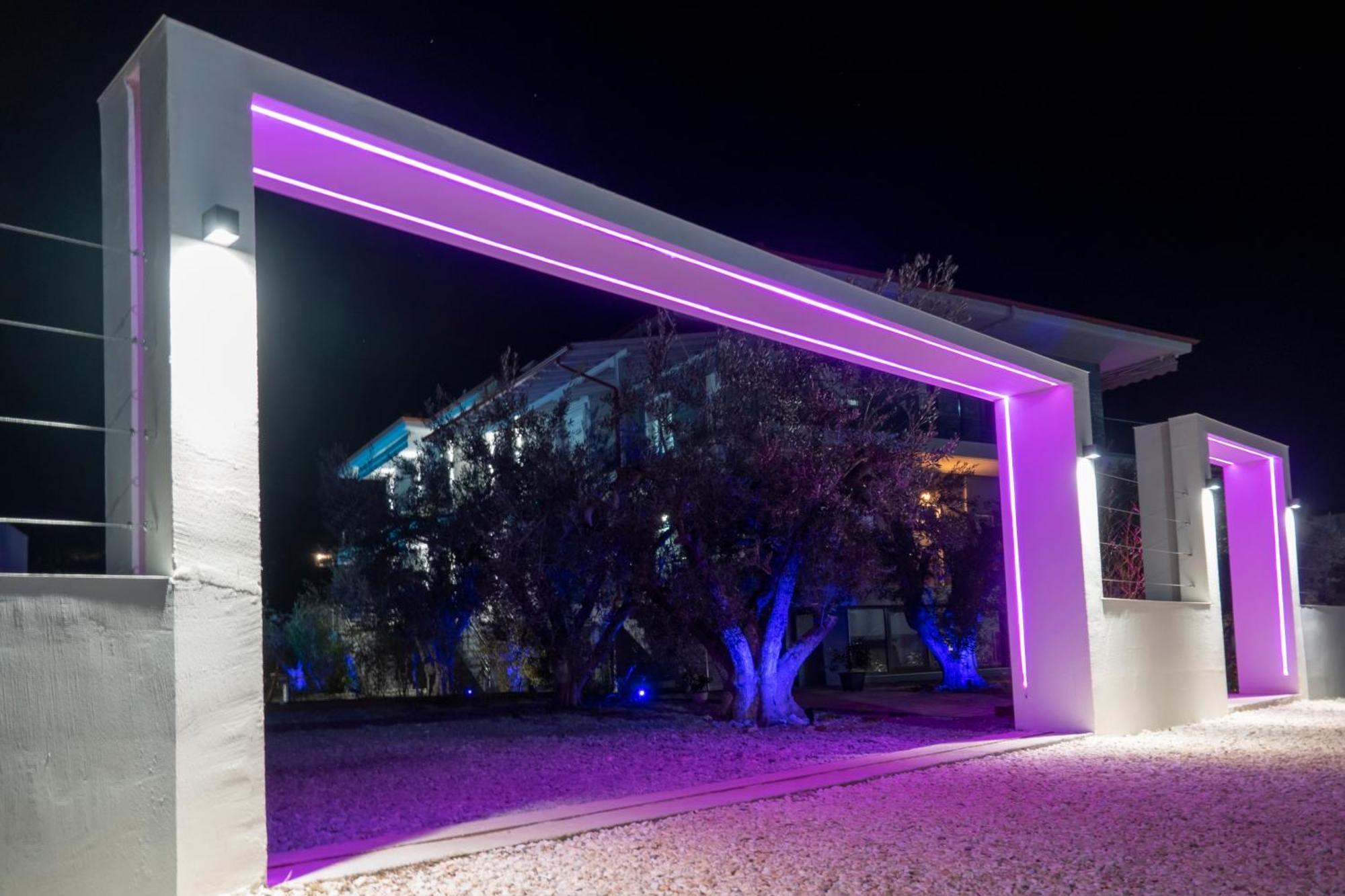 Berries Luxury Apartments Nea Moudania Ngoại thất bức ảnh